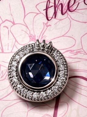 Authentic Pandora Sparkling Blue O Crown Charm #799058C01